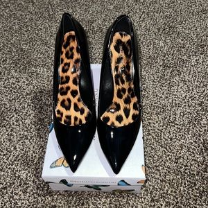 AKIRA Black Stiletto Heels 👠🖤